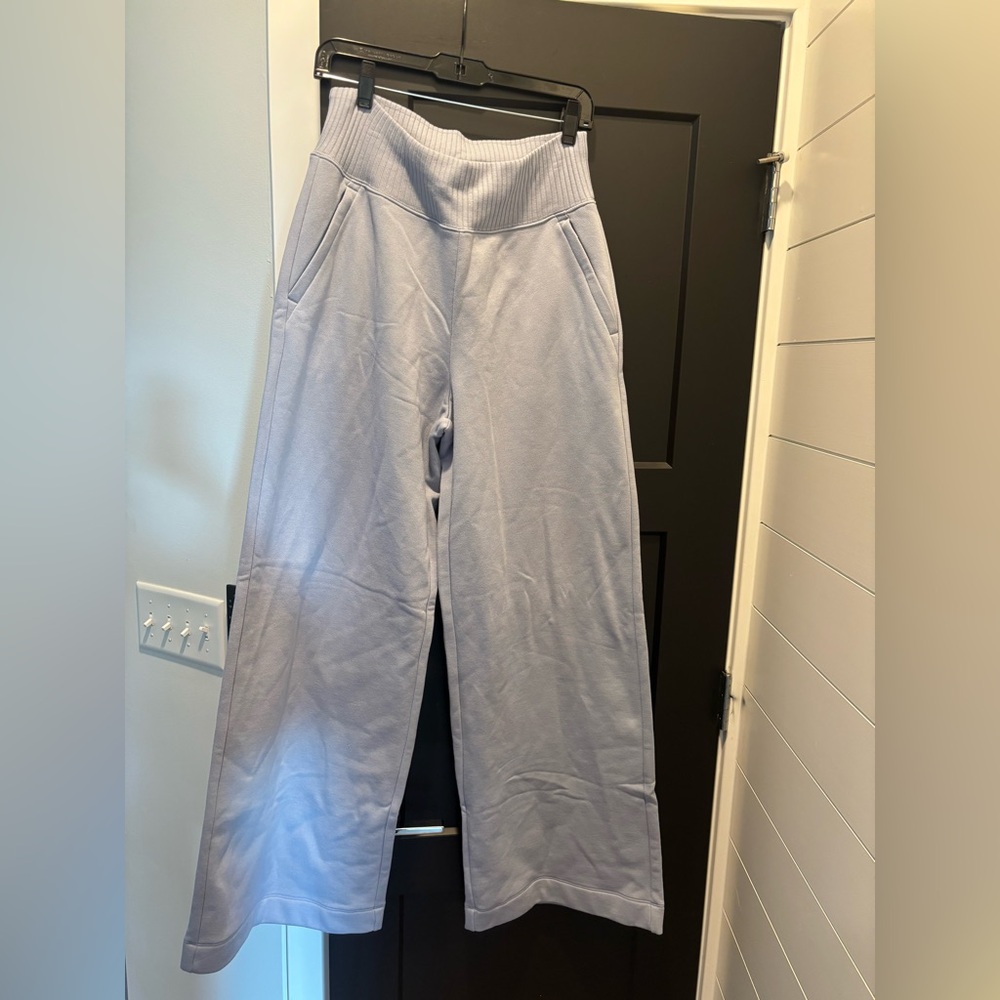 ALO Yoga Serenity Wide Leg Sweatpant Large Limited: Winter Frost NWT NEW pants - Picture 8 of 16